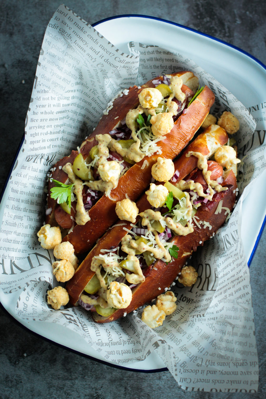 Hot Dogs met popcorn en zelfgemaakte Hot Dog broodjes